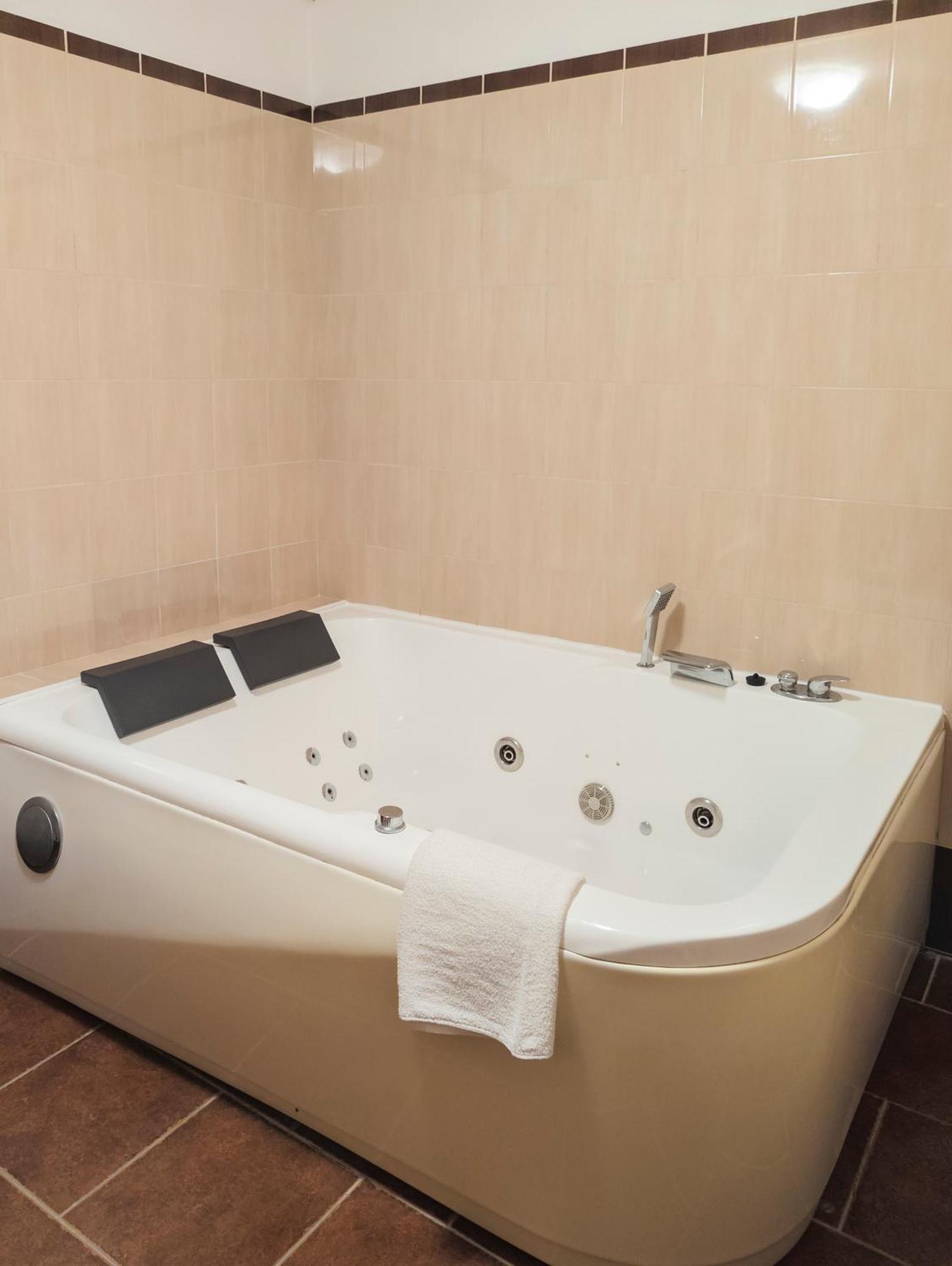 Hotel Panská sýpka Sedlec  Esterno foto