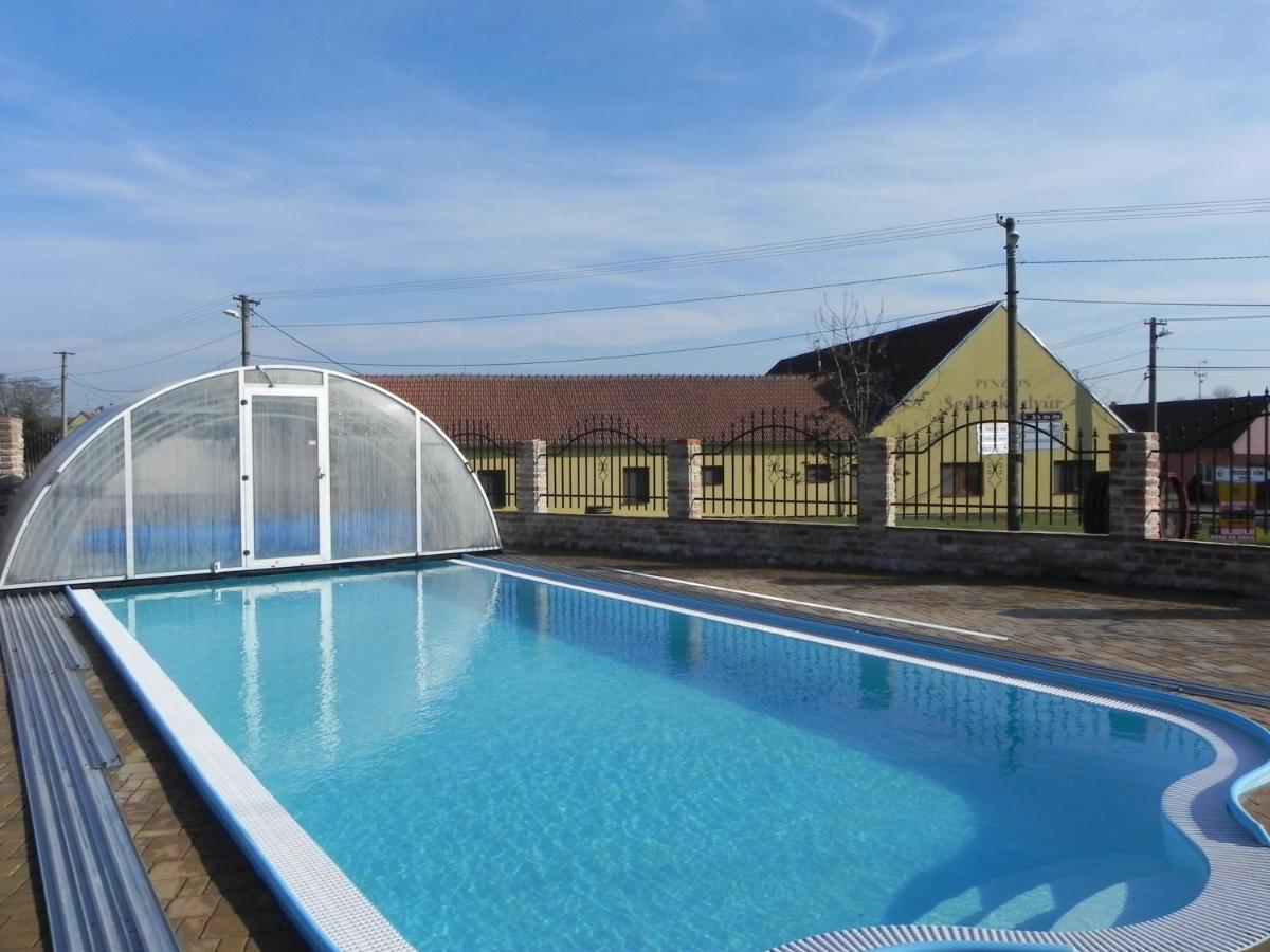 Hotel Panská sýpka Sedlec  Esterno foto